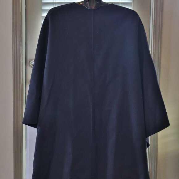 Vince Wool Cape with Leather Belt Detail – Timeless Black Elegance  US Size S - Picture 6 of 13